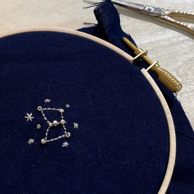 刺繍ブローチ